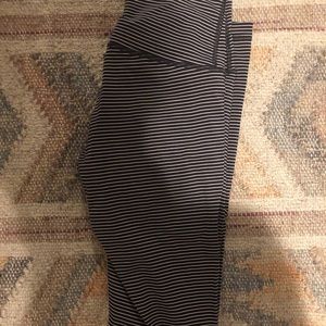 Lululemon wonder under luxtreme 4 hyper stripe 28”